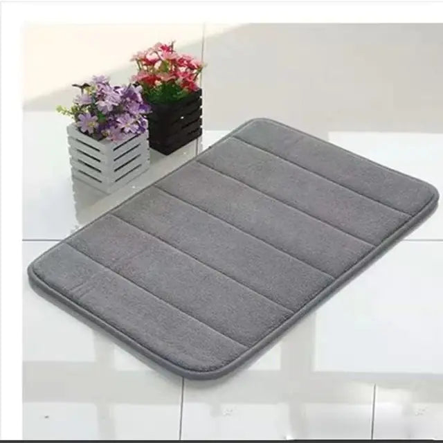 Absorbent bath mat